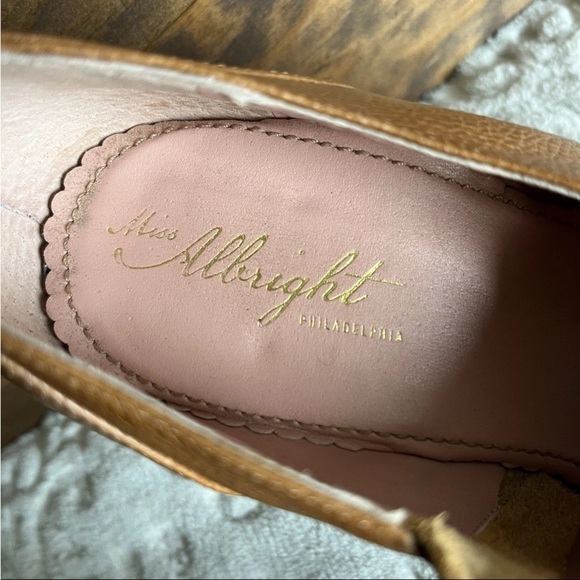 Anthropologie Miss Albright Ruffle Peep Toe Brown Leather Bootie Sz 39 US 8.5 - Picture 2 of 13